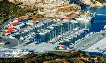 A Ramya operation boat rental operation on Miami, FL 1